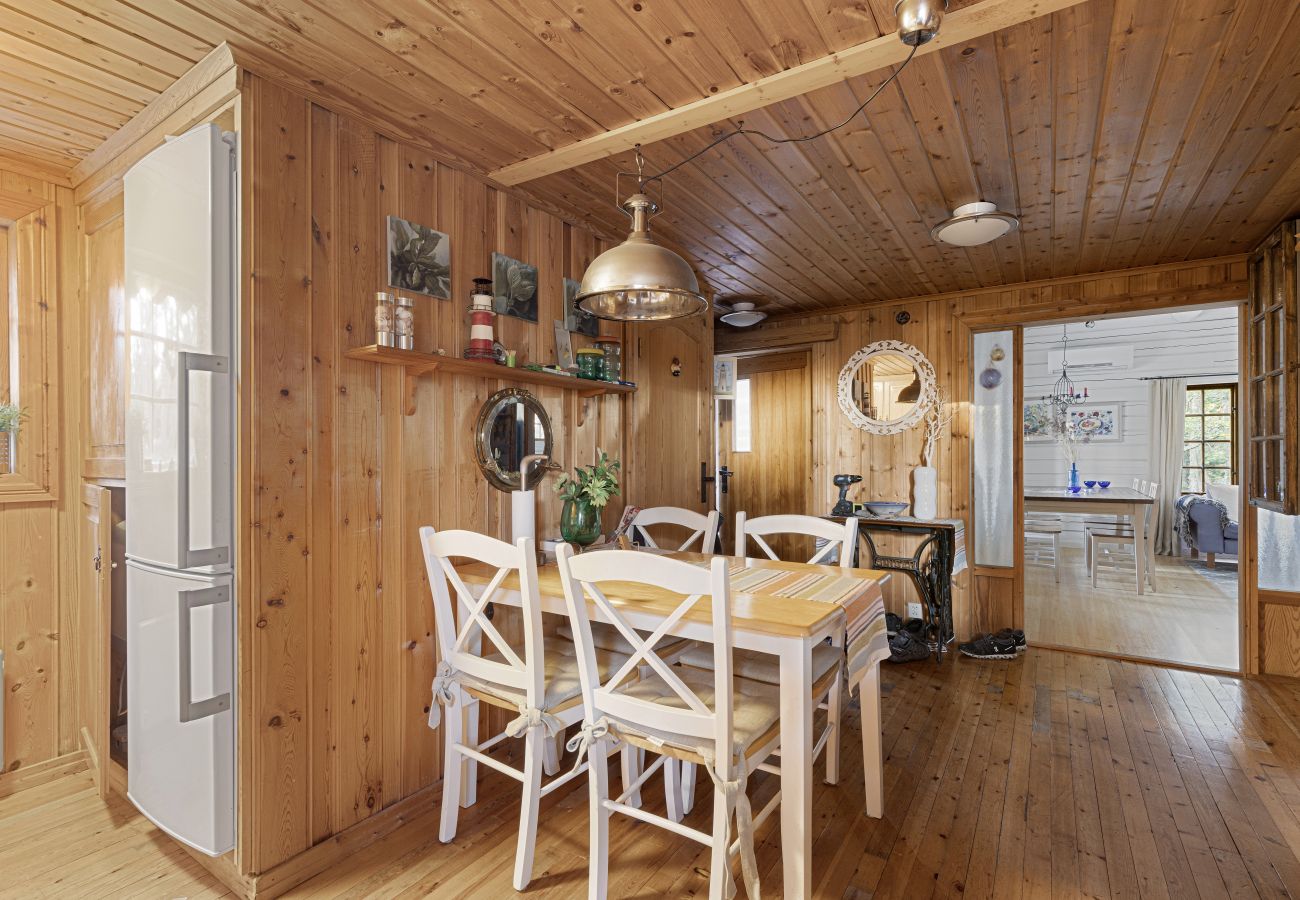 Cottage in Ornö - Cozy cottage on Island
