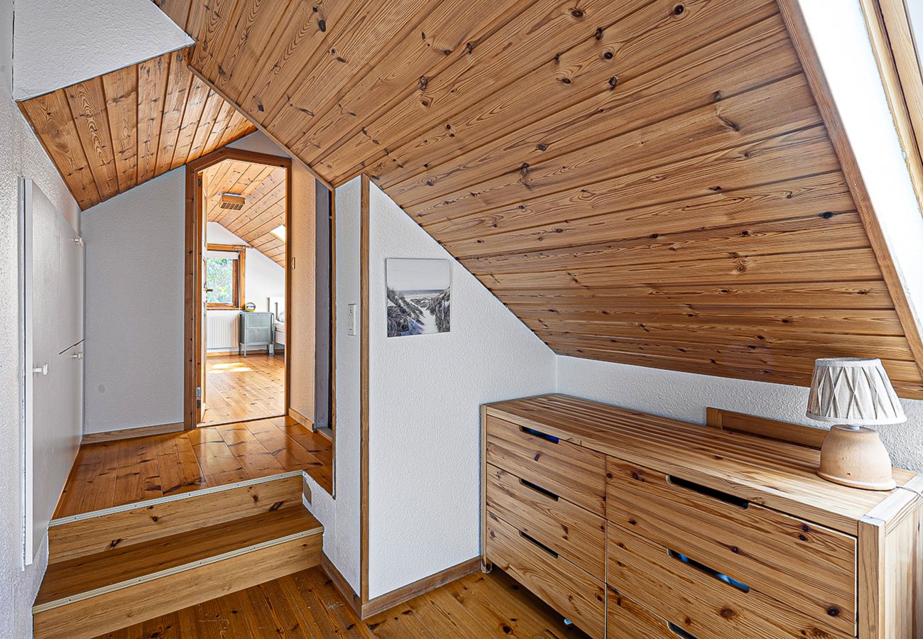 Villa in Bro - Dream location with lake view near BroHof-Golf