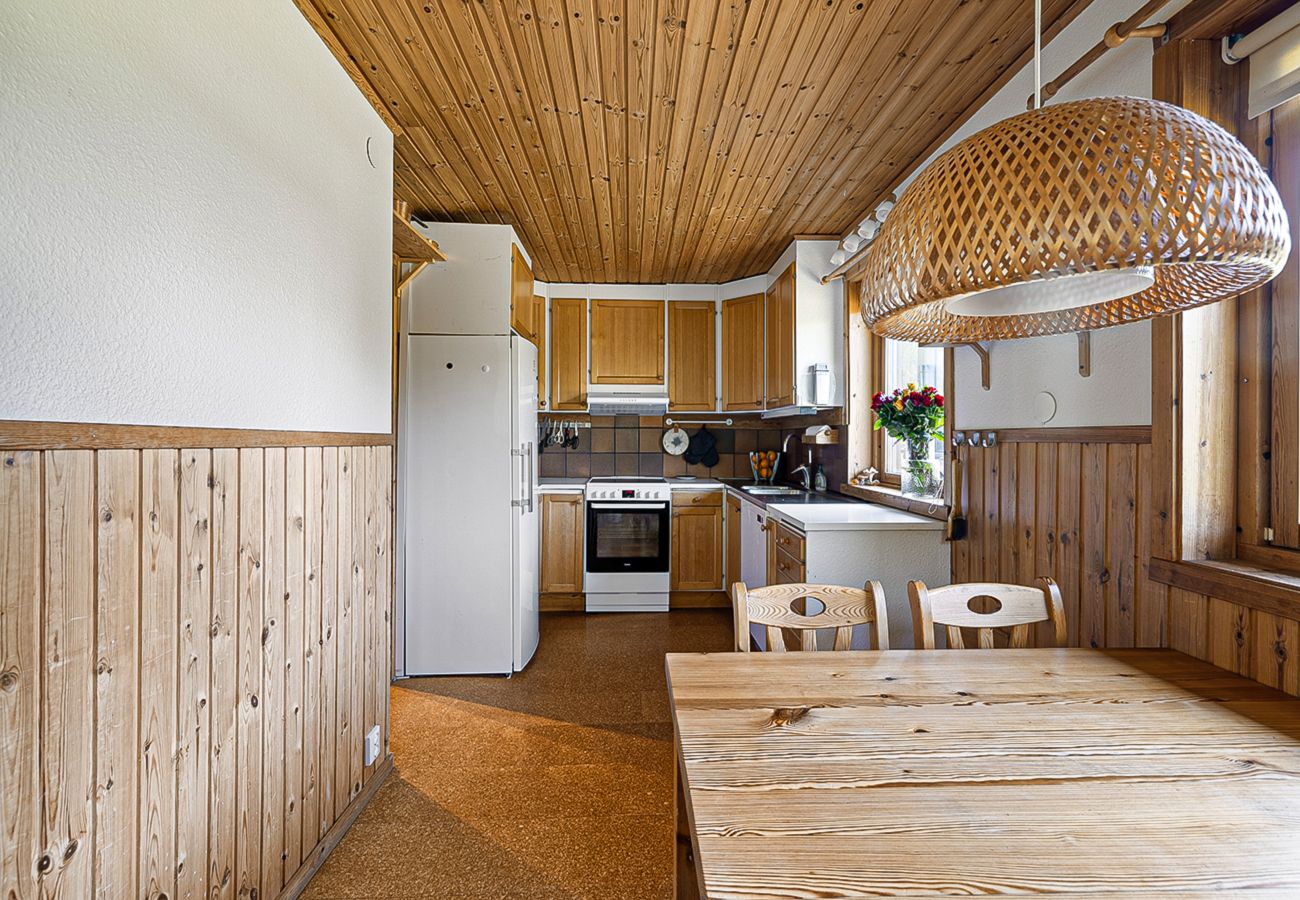 Villa in Bro - Dream location with lake view near BroHof-Golf