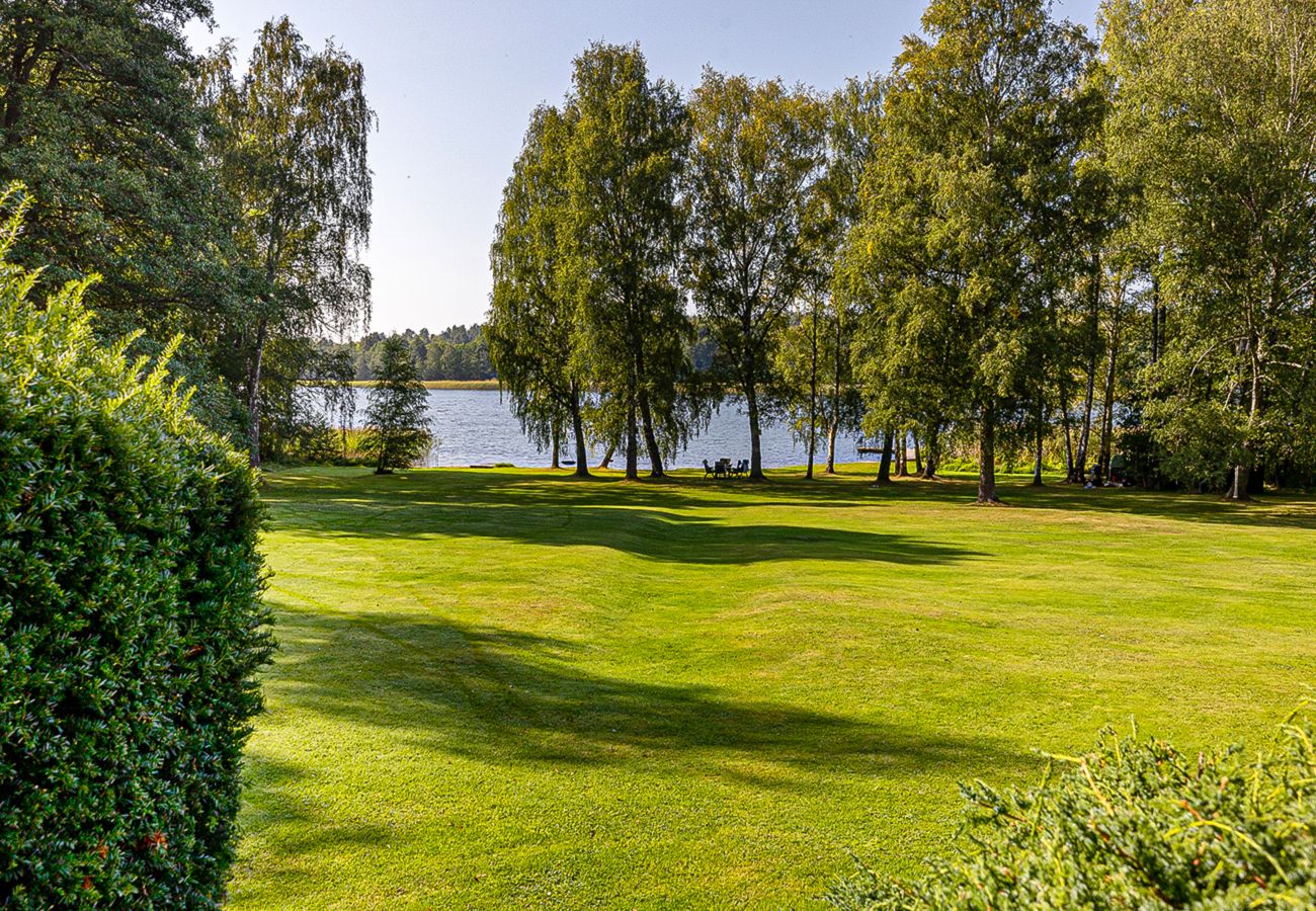 Villa in Bro - Dream location with lake view near BroHof-Golf