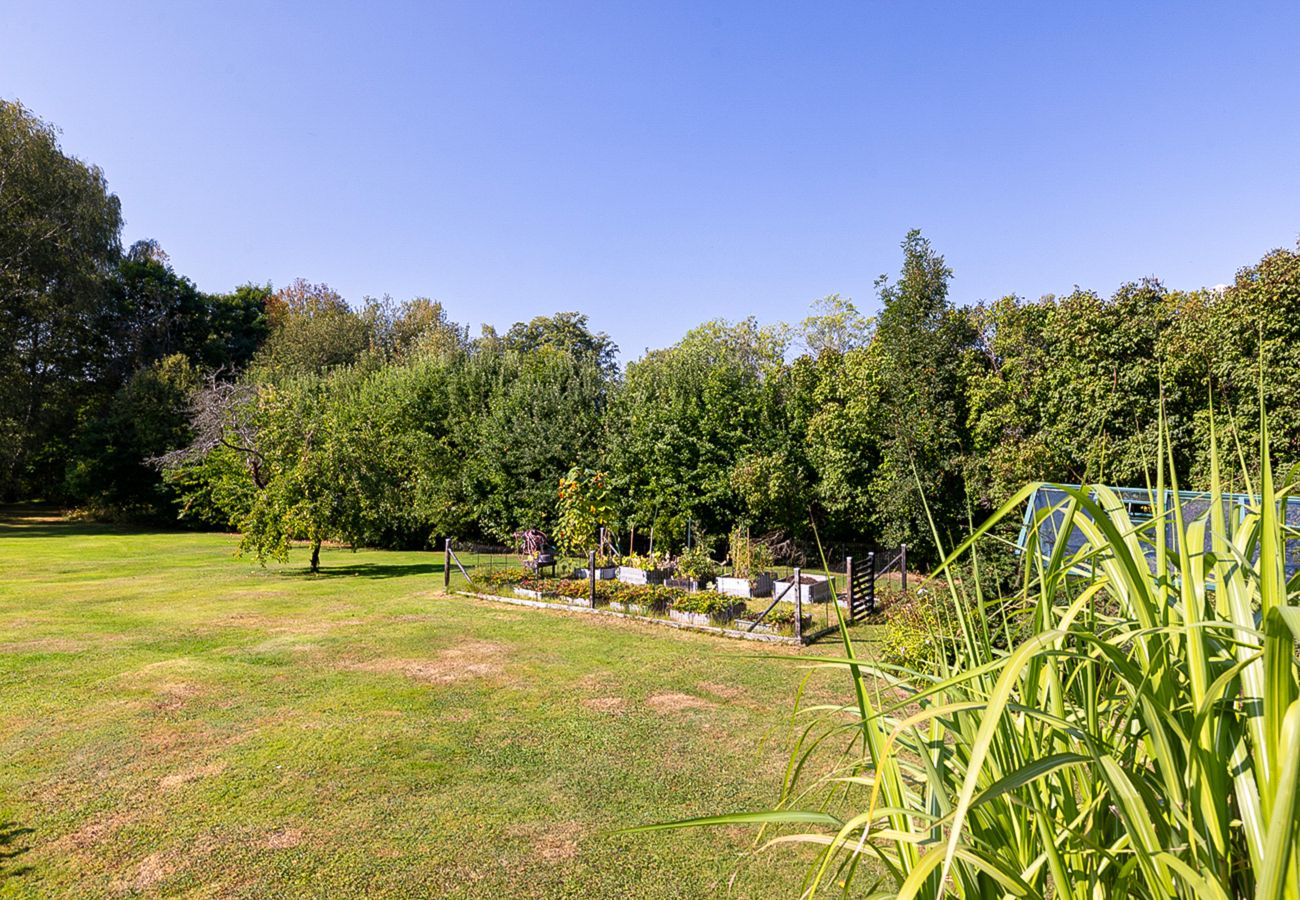 Villa in Bro - Dream location with lake view near BroHof-Golf