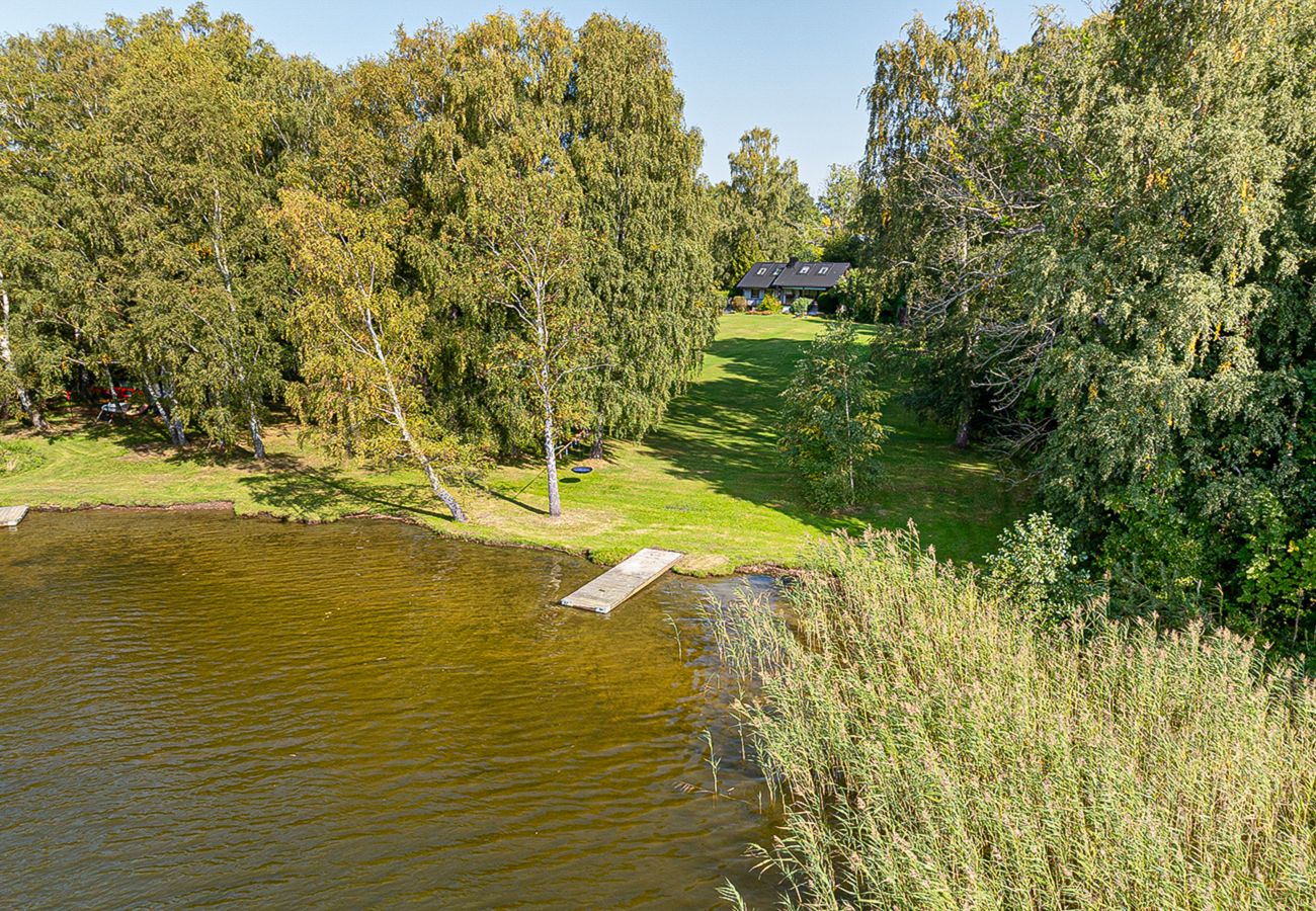 Villa in Bro - Dream location with lake view near BroHof-Golf