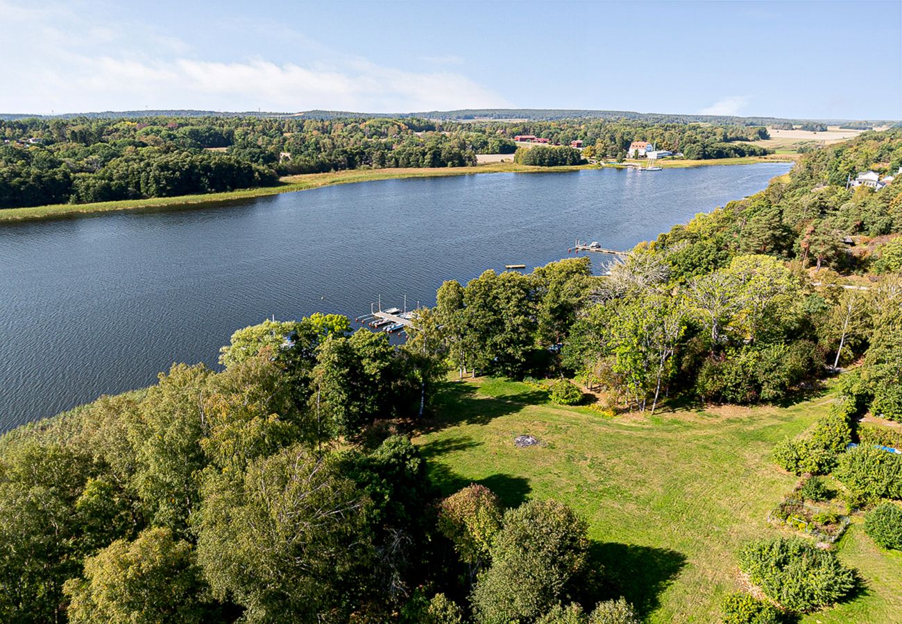 Villa in Bro - Dream location with lake view near BroHof-Golf