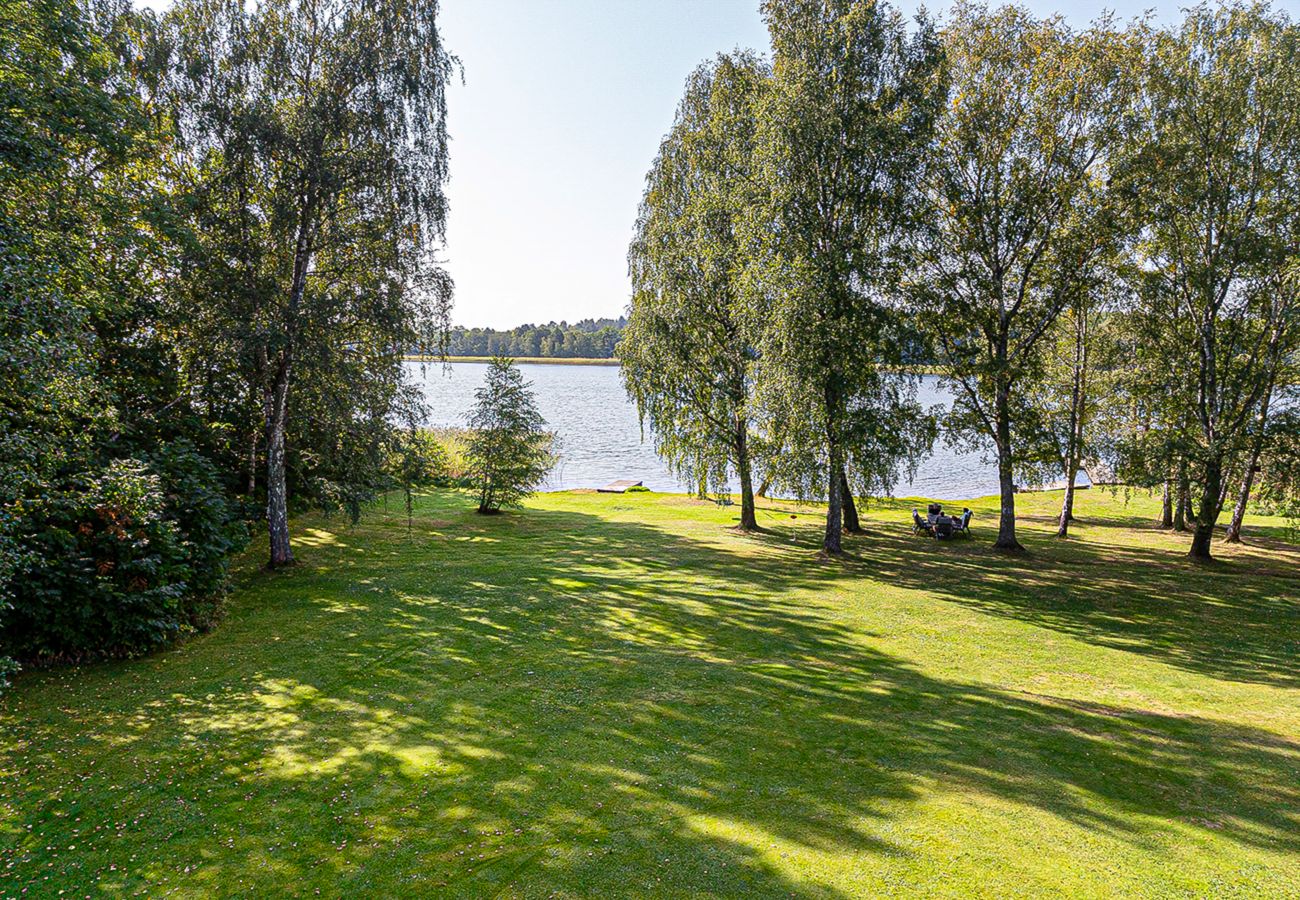 Villa in Bro - Dream location with lake view near BroHof-Golf