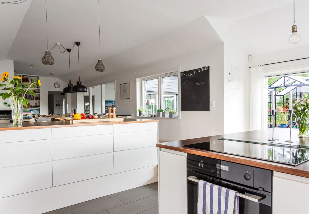 Villa in Värmdö - Dream stay – seafront villa & padel court