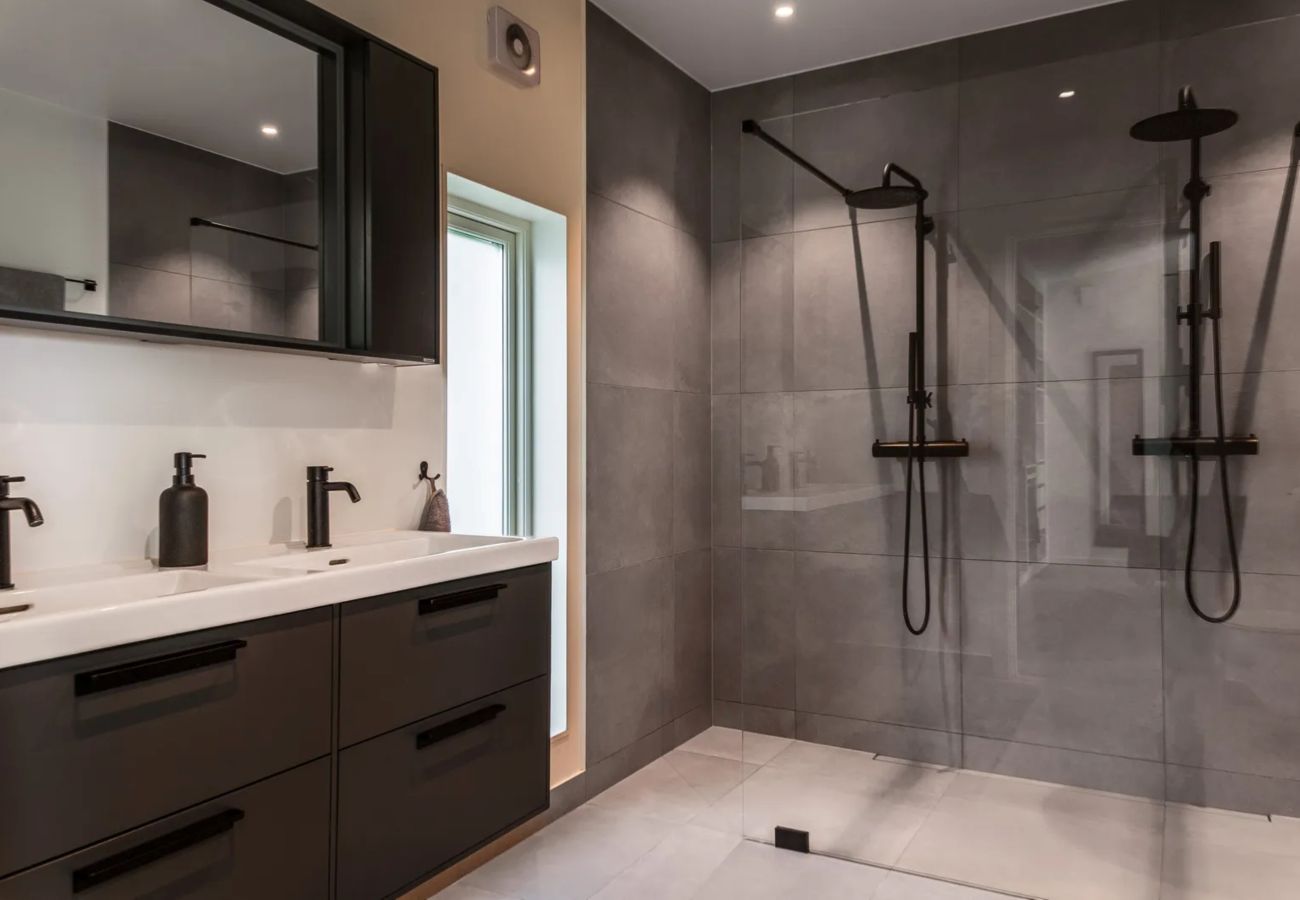 Villa in Värmdö - Dream stay – seafront villa & padel court