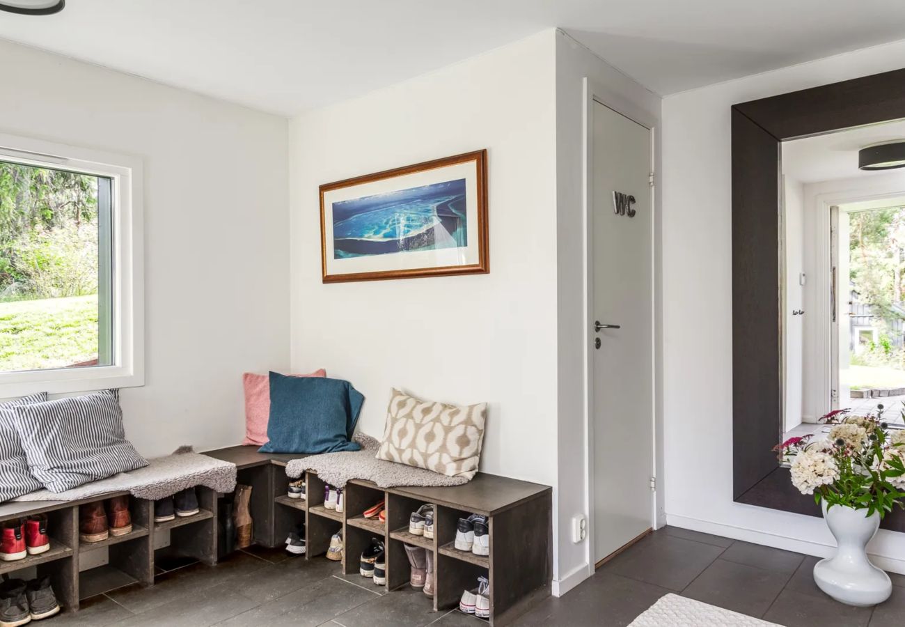 Villa in Värmdö - Dream stay – seafront villa & padel court