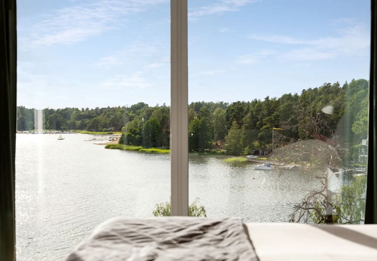 Villa in Värmdö - Dream stay – seafront villa & padel court