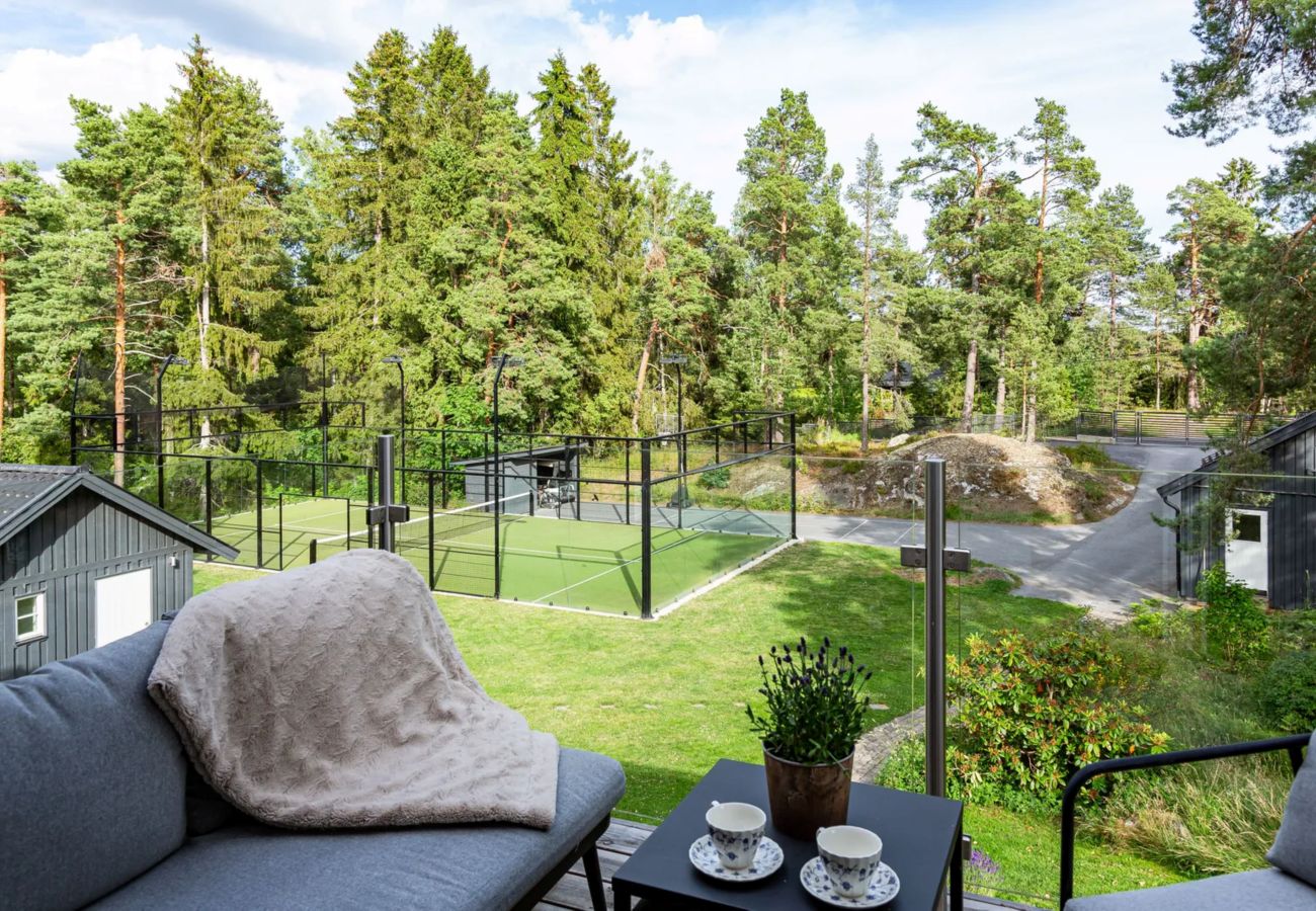 Villa in Värmdö - Dream stay – seafront villa & padel court