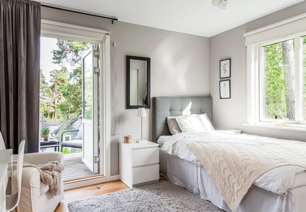 Villa in Värmdö - Dream stay – seafront villa & padel court
