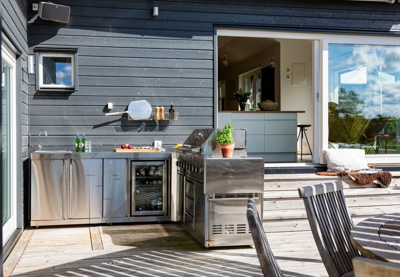 Villa in Värmdö - Dream stay – seafront villa & padel court