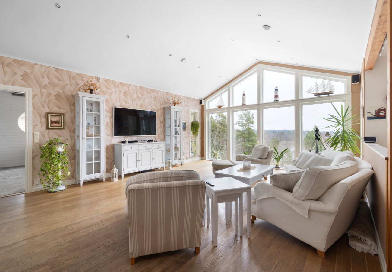Villa in Tyresö - Fantastic villa with extra everything