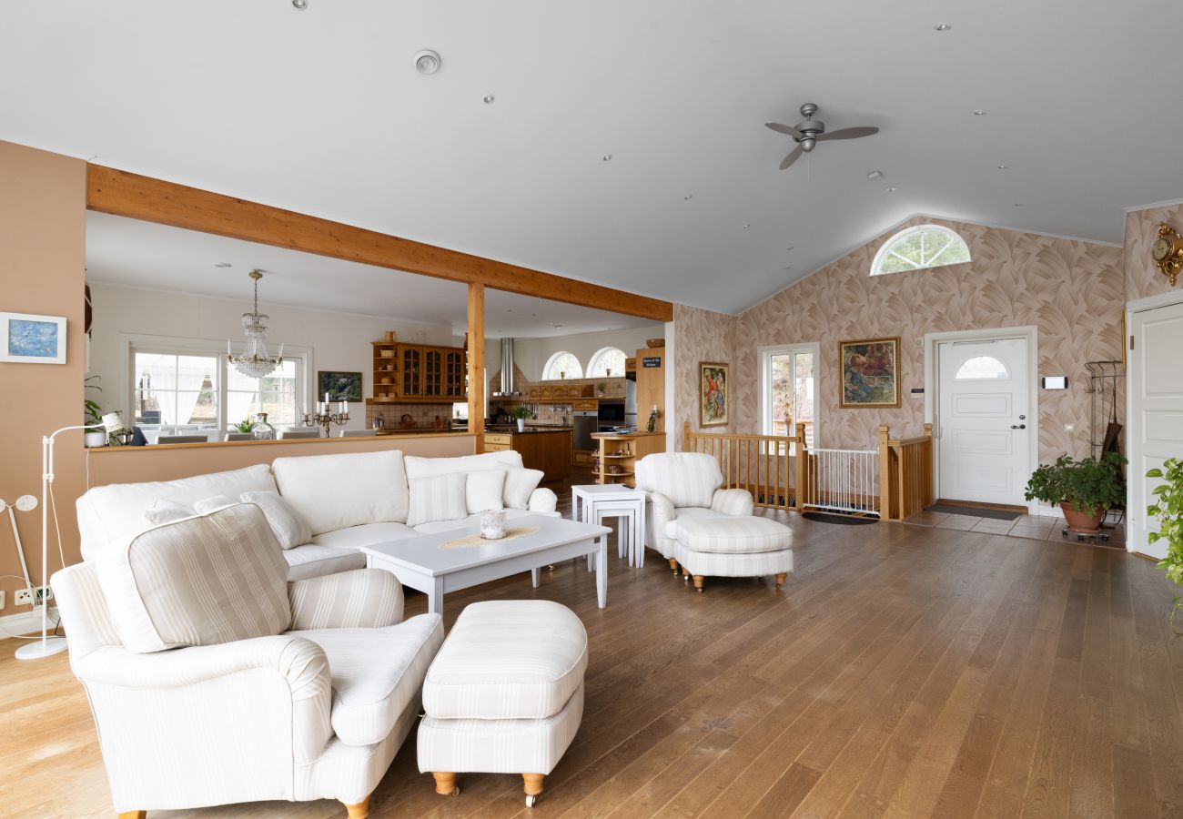 Villa in Tyresö - Fantastic villa with extra everything