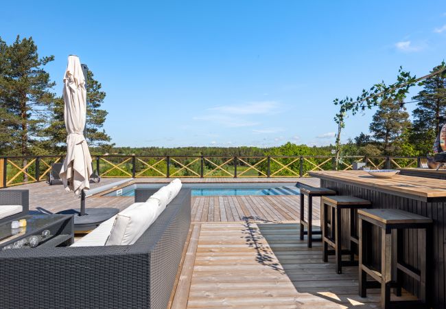 Villa in Värmdö - Golf and Pool Retreat