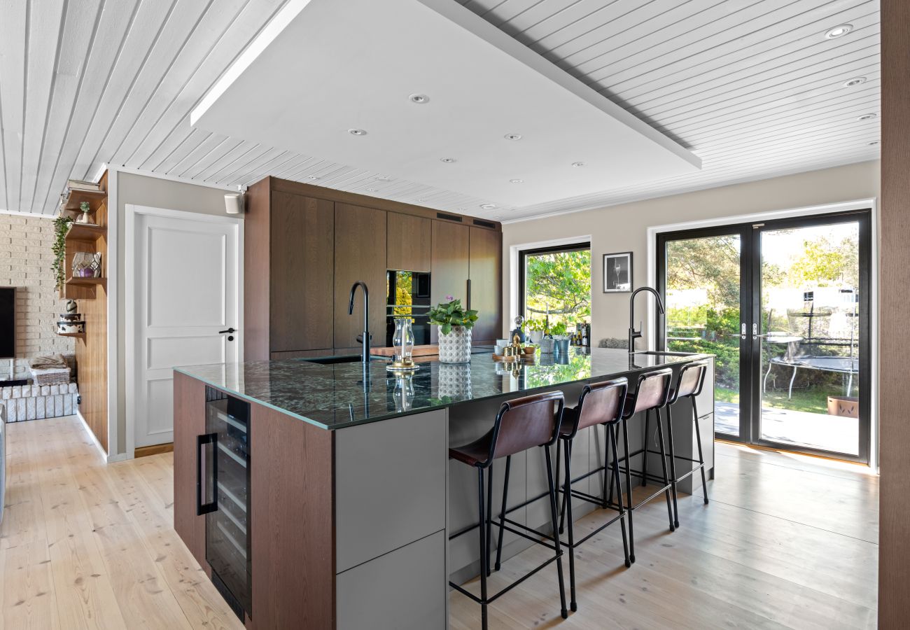 Villa in Värmdö - Golf and Pool Retreat