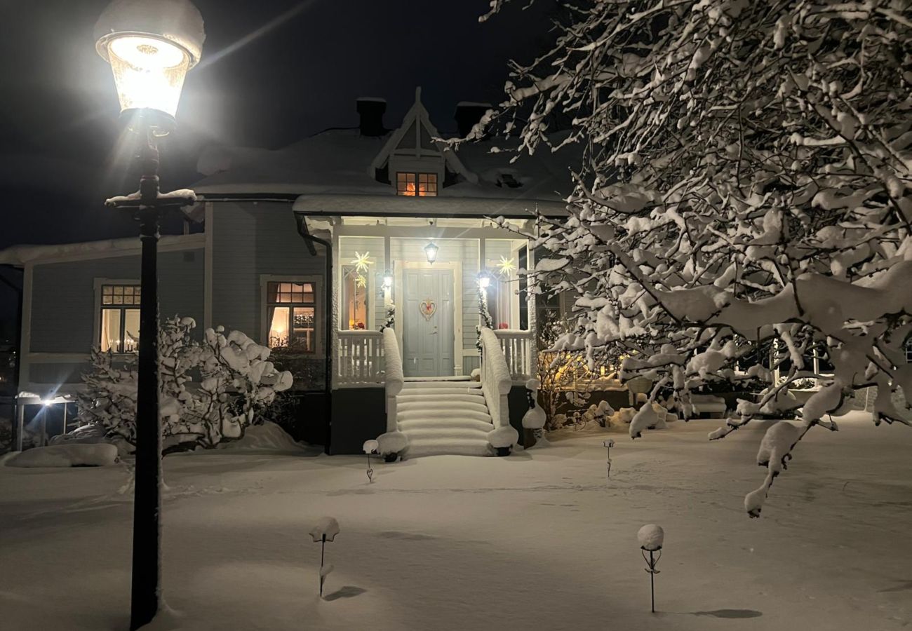 Villa in Saltsjö-Duvnäs - Seaside Villa with Own Beach 