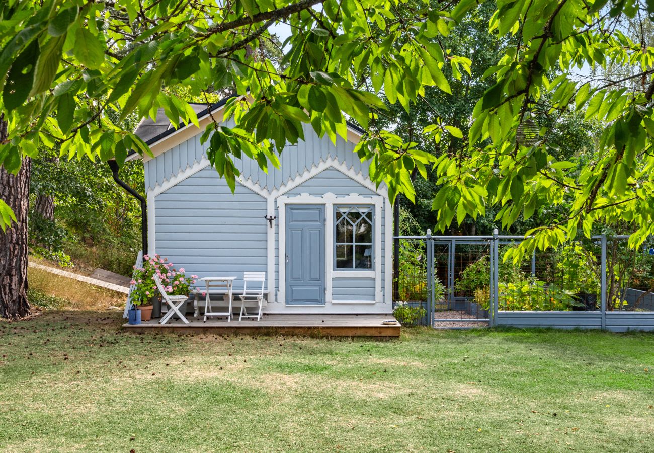 Villa in Saltsjö-Duvnäs - Seaside Villa with Own Beach 