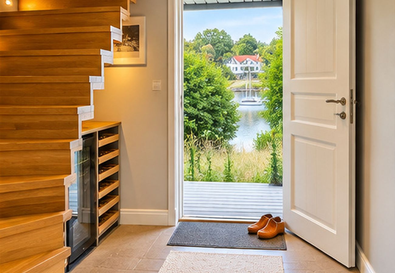 Villa in Saltsjö-Duvnäs - Seaside Villa with Own Beach 