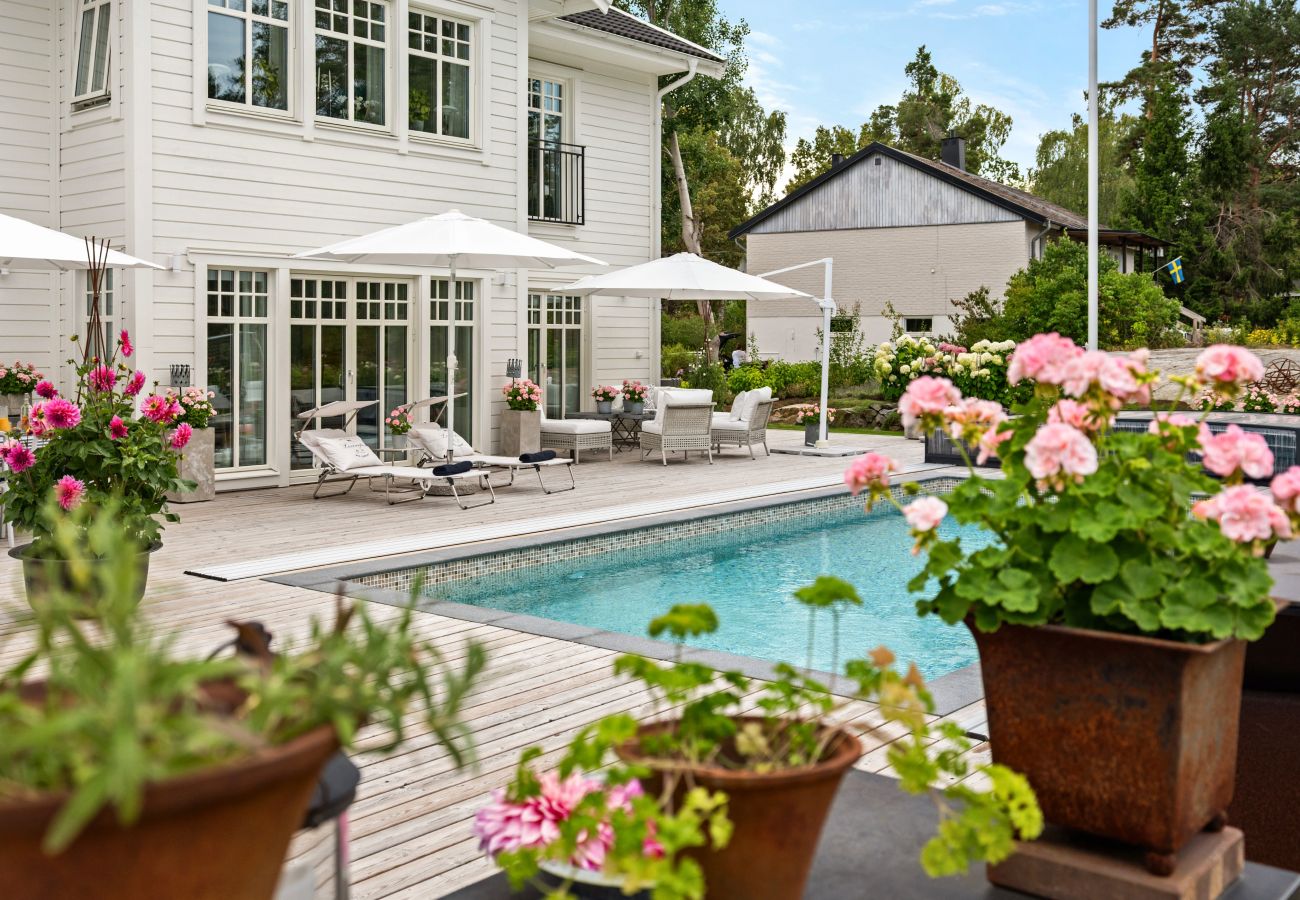 Villa in Saltsjö-Boo - Flower villa Saltsjö-Boo
