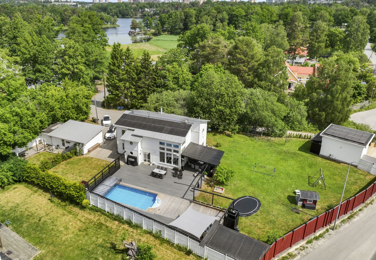 Villa i Ågesta - Lyxig villa i Stockholm