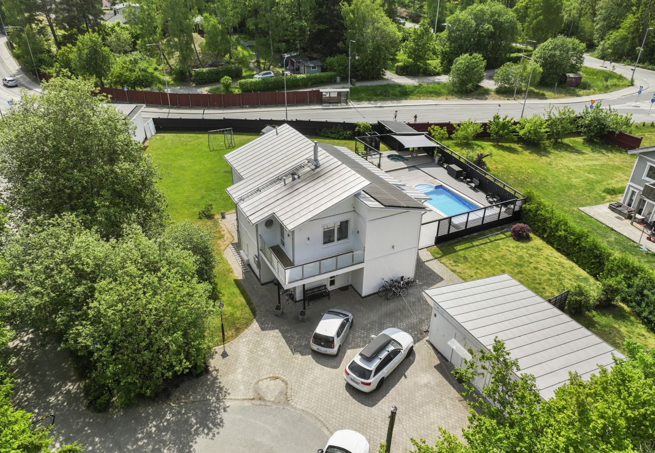 Villa i Ågesta - Lyxig villa i Stockholm
