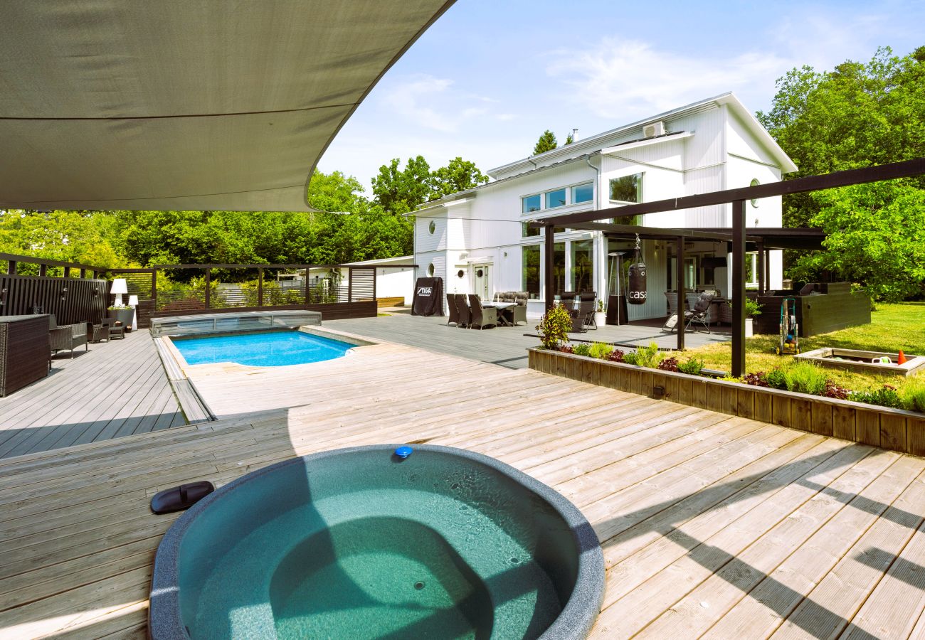 Villa i Ågesta - Lyxig villa i Stockholm