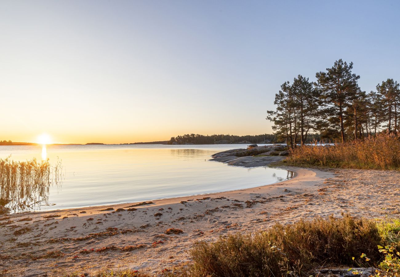 Lanthus i Ornö - Mysig stuga på Ornö