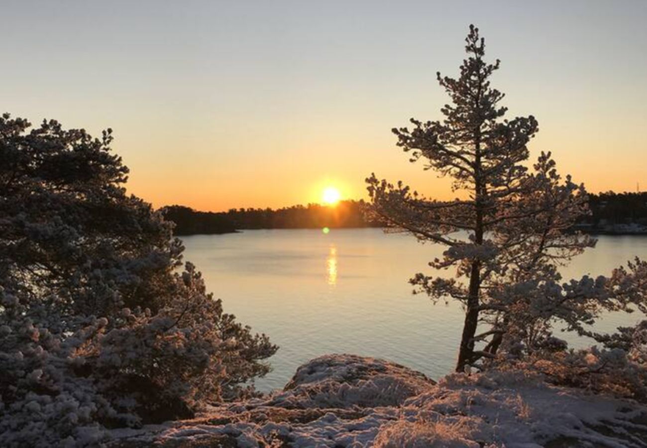 Stuga i Djurhamn - Dream cottage in the Stockholm archipelago