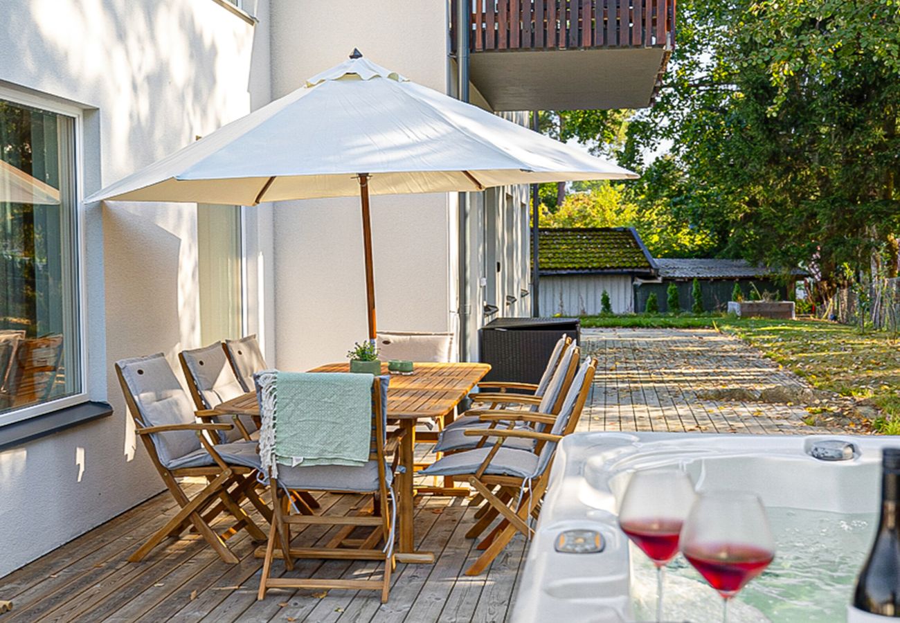 Villa i Vega - Modern villa med jacuzzi
