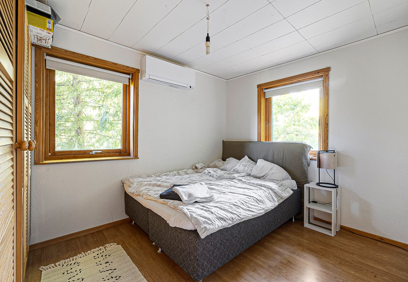 Villa i Bro - Drömplats med sjötomt nära BroHof-Golf