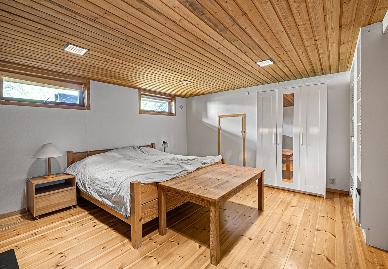Villa i Bro - Drömplats med sjötomt nära BroHof-Golf