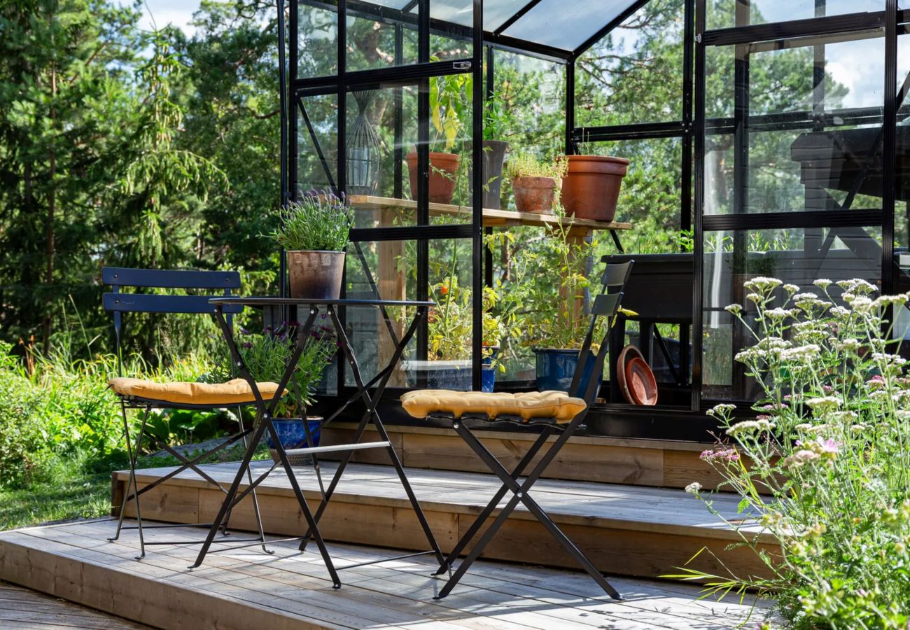 Villa i Värmdö - Dream stay – seafront villa & padel court