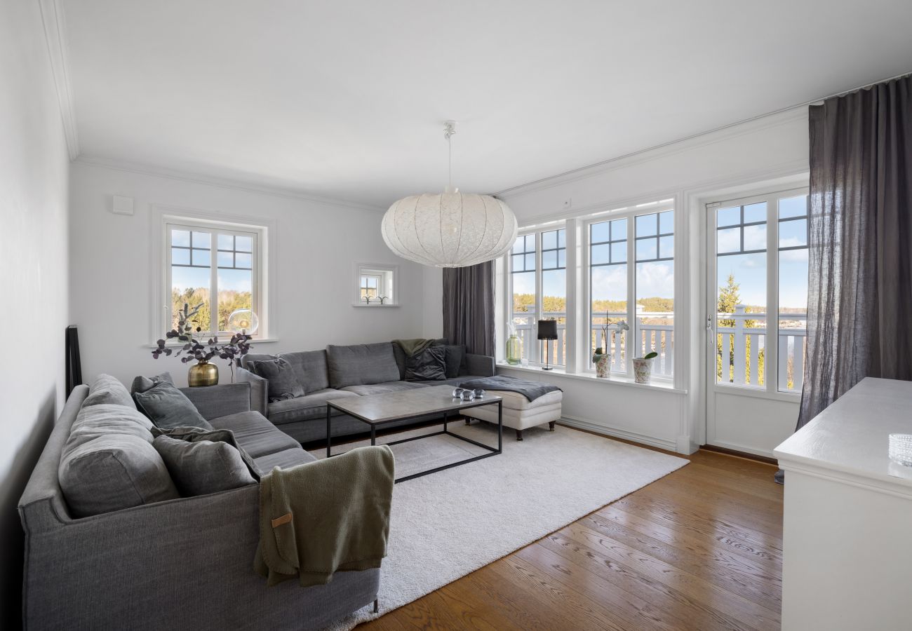 Villa i Värmdö - Lyxvilla med pool och havsutsikt i Stockholms skärgård
