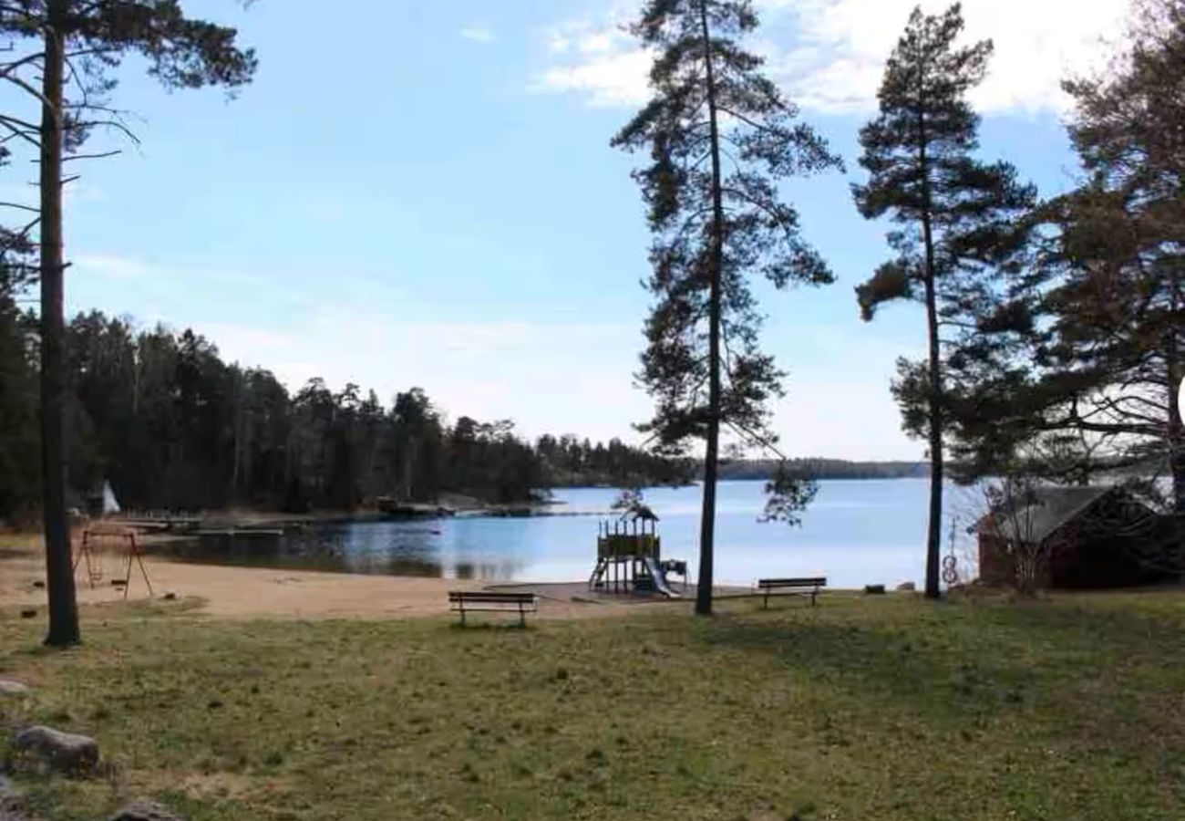 Villa i Värmdö - Lyxvilla med pool och havsutsikt i Stockholms skärgård