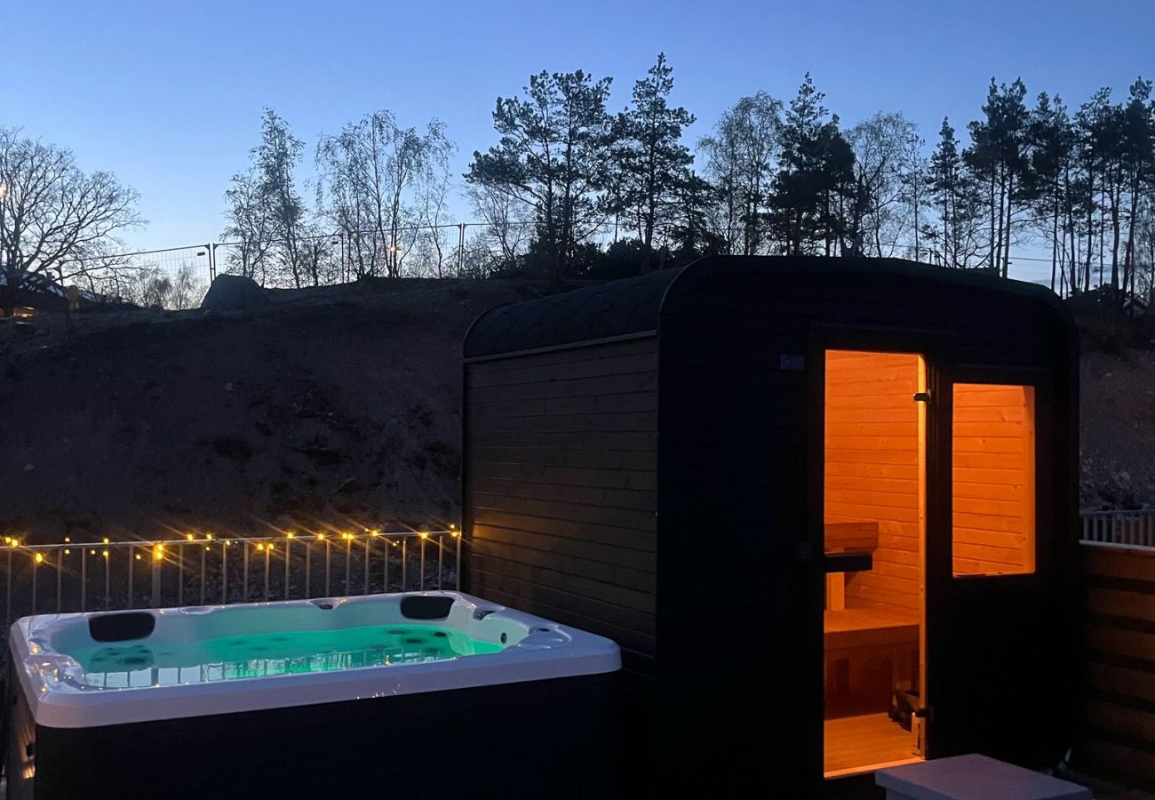 Radhus i Älta - Modernt Radhus