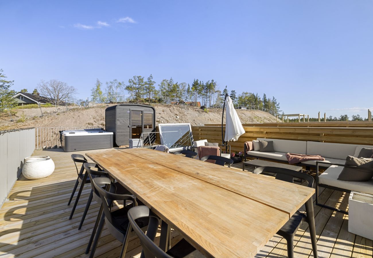 Radhus i Älta - Modernt Radhus