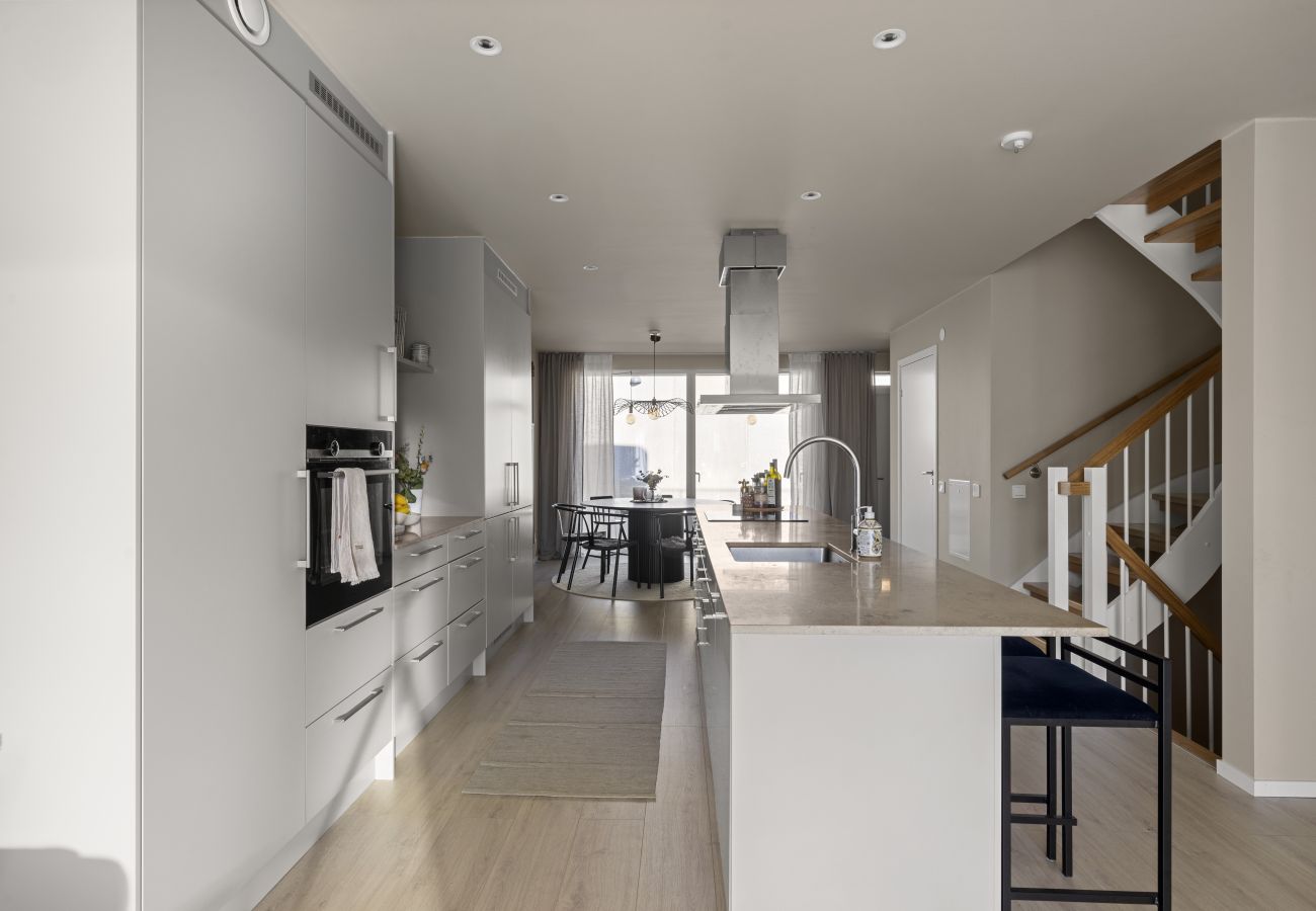 Radhus i Älta - Modernt Radhus