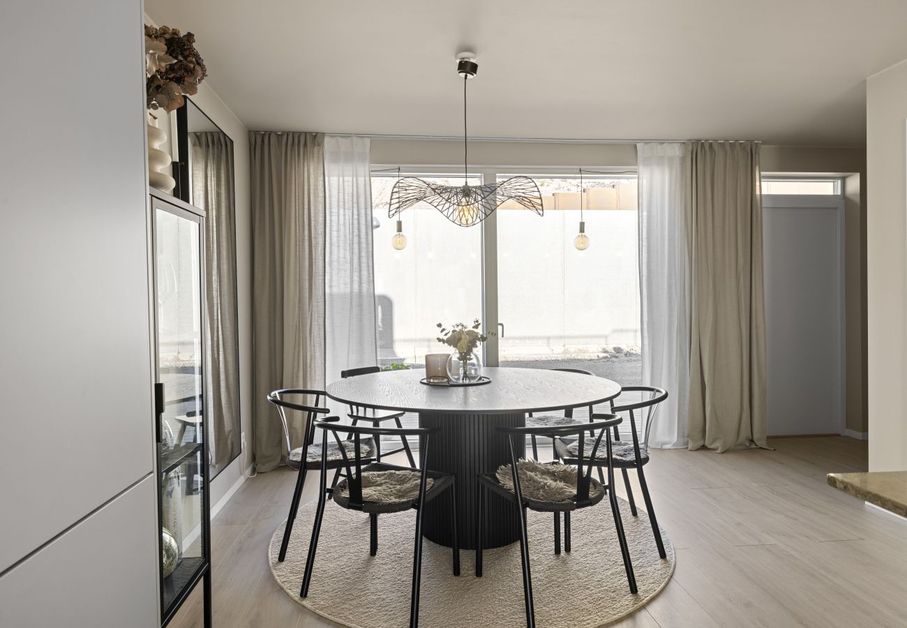 Radhus i Älta - Modernt Radhus