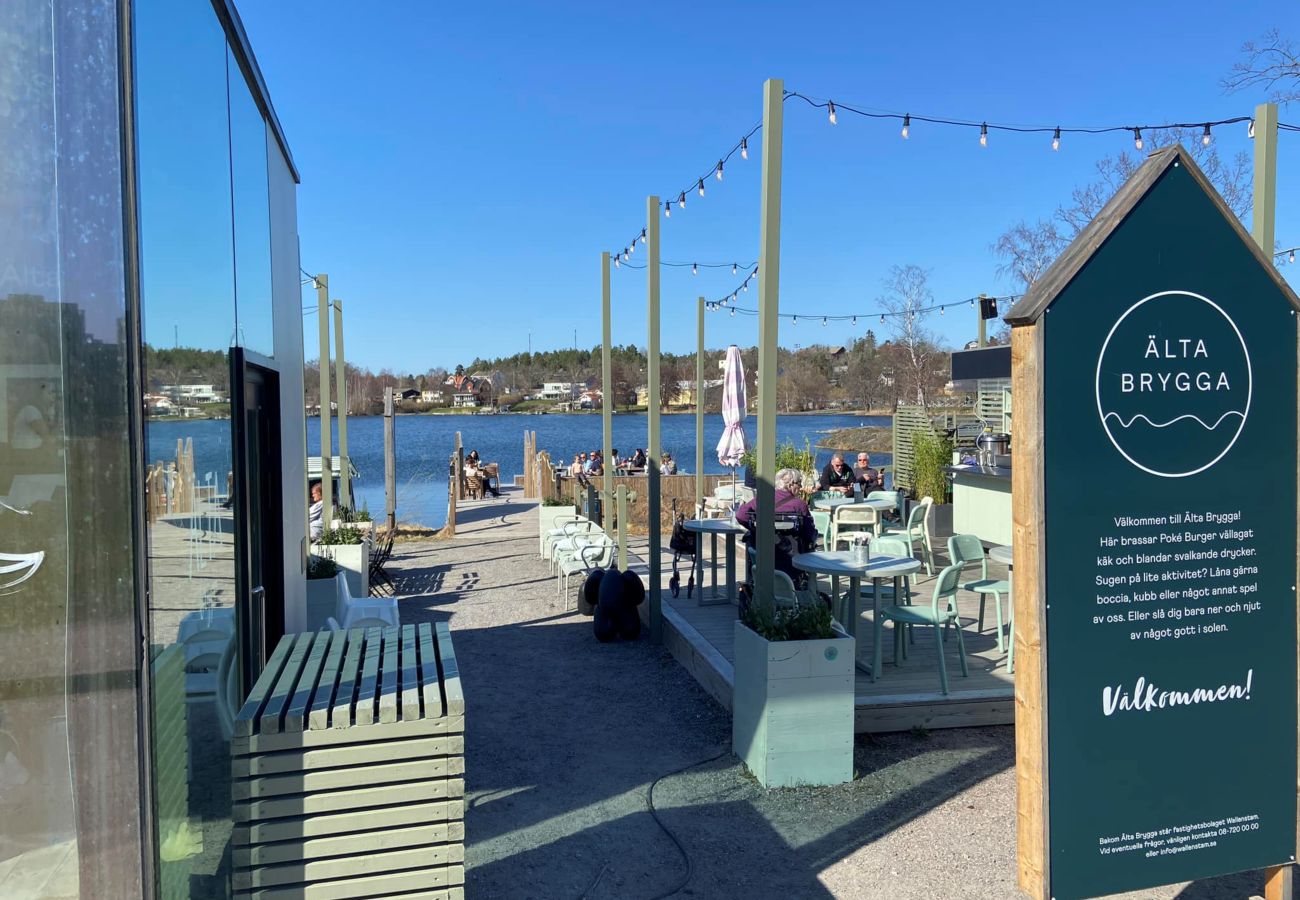 Radhus i Älta - Modernt Radhus