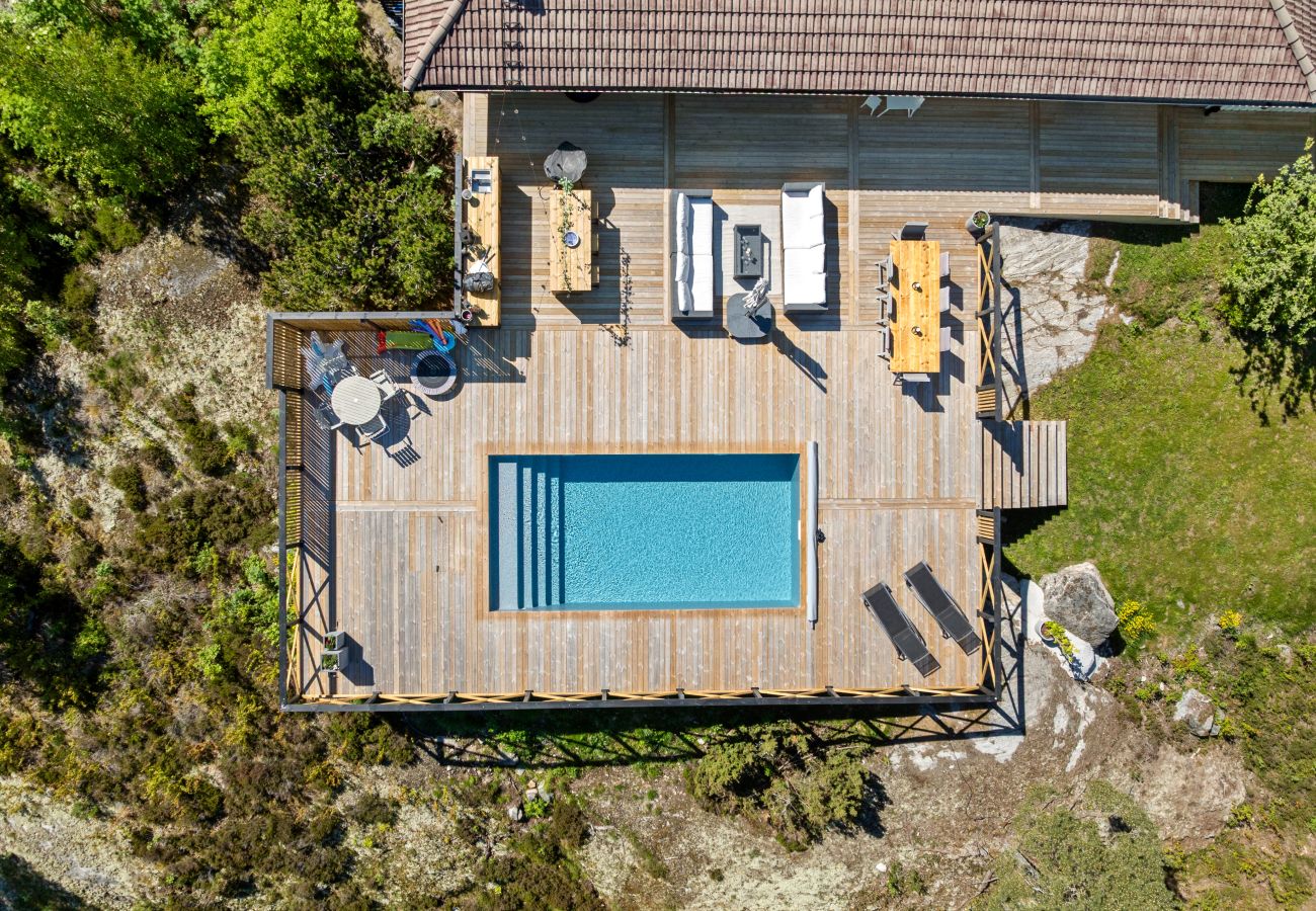 Villa i Värmdö - Golf and Pool Retreat
