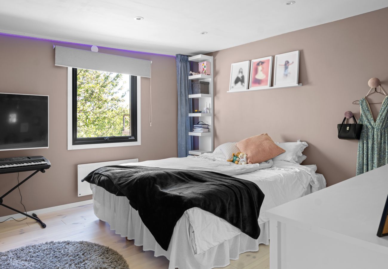 Villa i Värmdö - Golf and Pool Retreat