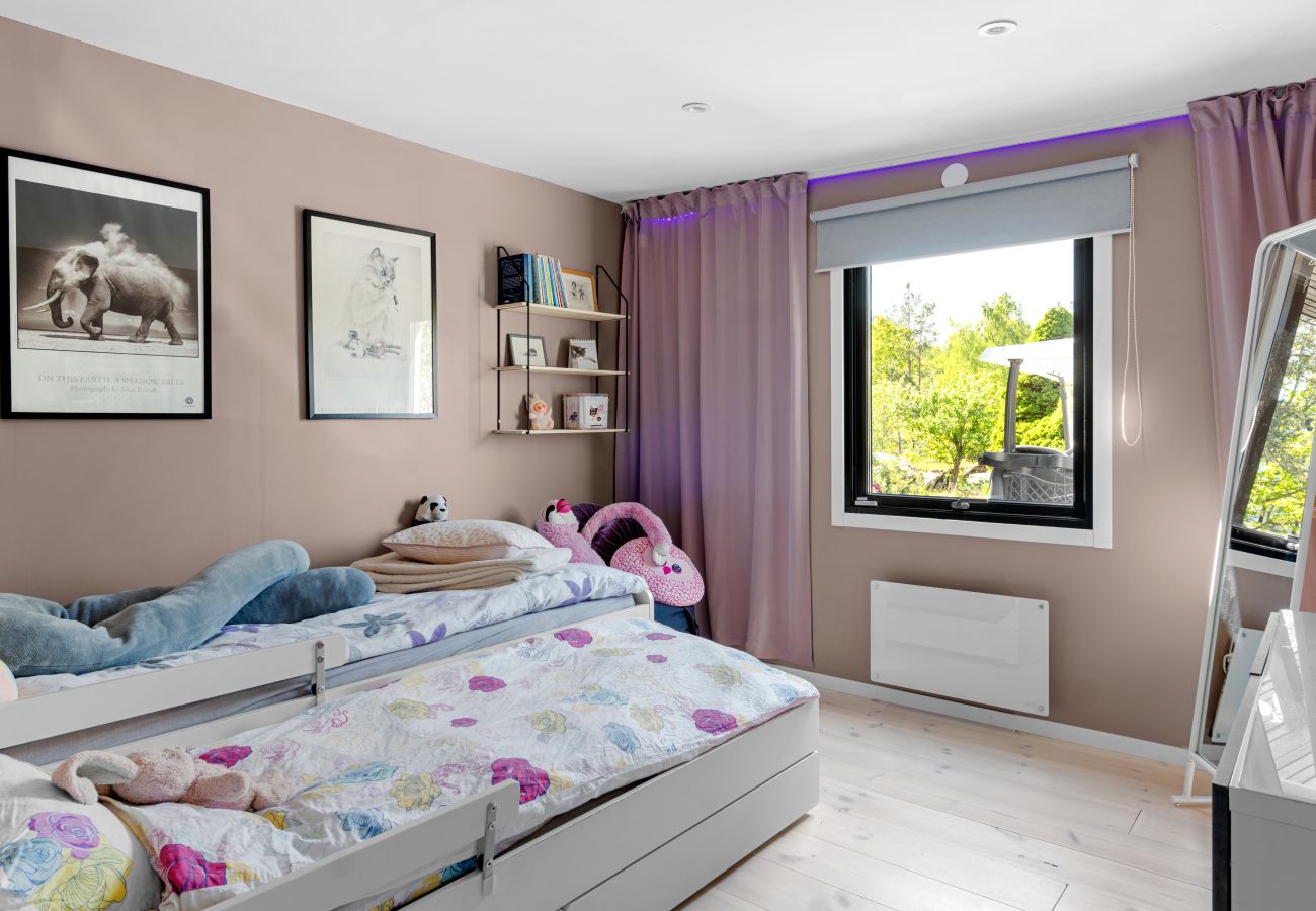 Villa i Värmdö - Golf and Pool Retreat