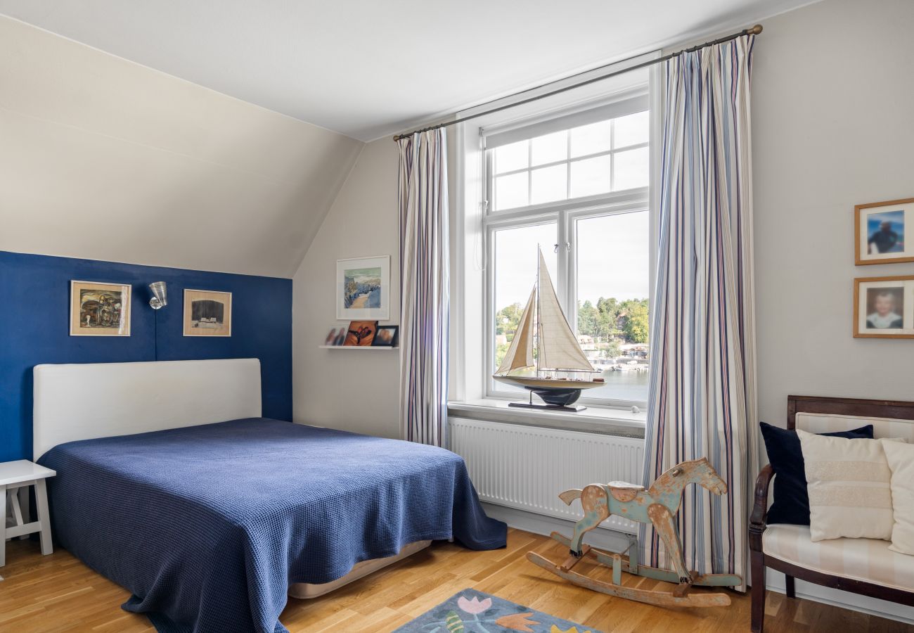 Villa i Saltsjö-Duvnäs - Seaside Villa with Own Beach 