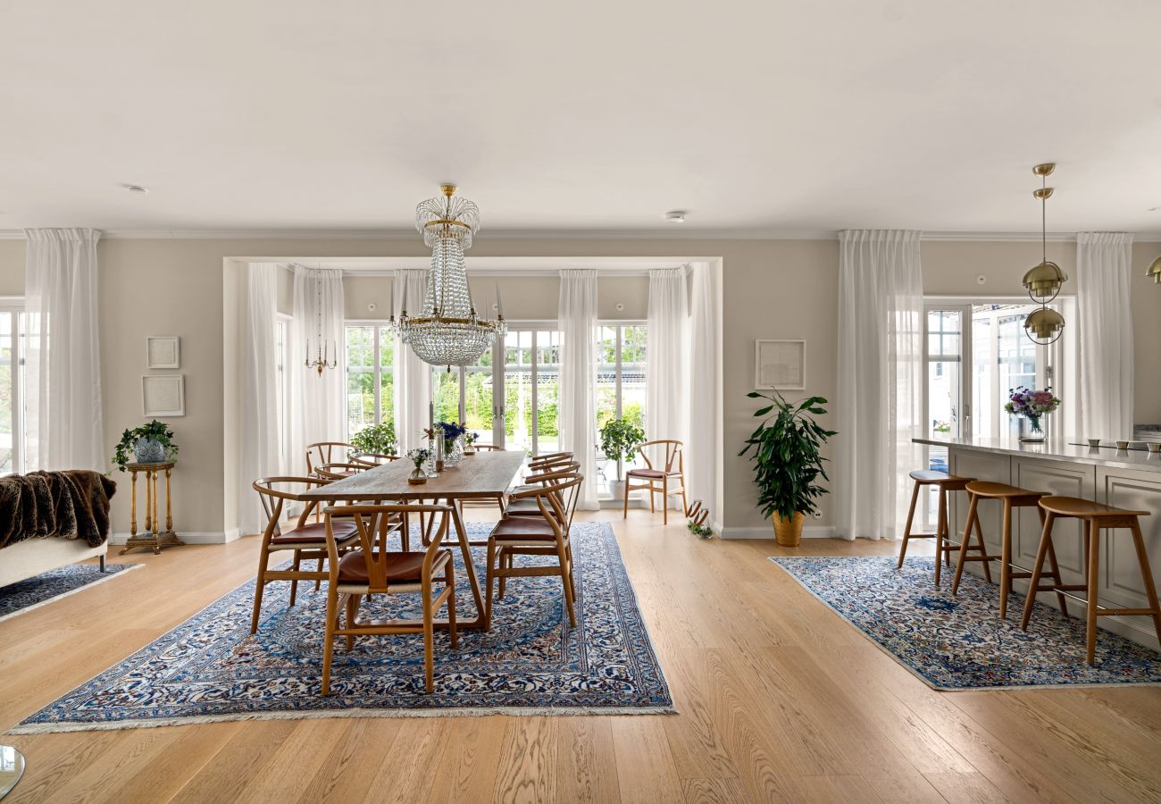 Villa i Saltsjö-Boo - Blomhuset Saltsjö-Boo