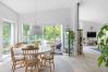Villa i Bro -  Villa Bro Hof – Pool, bastu och golf i toppklass